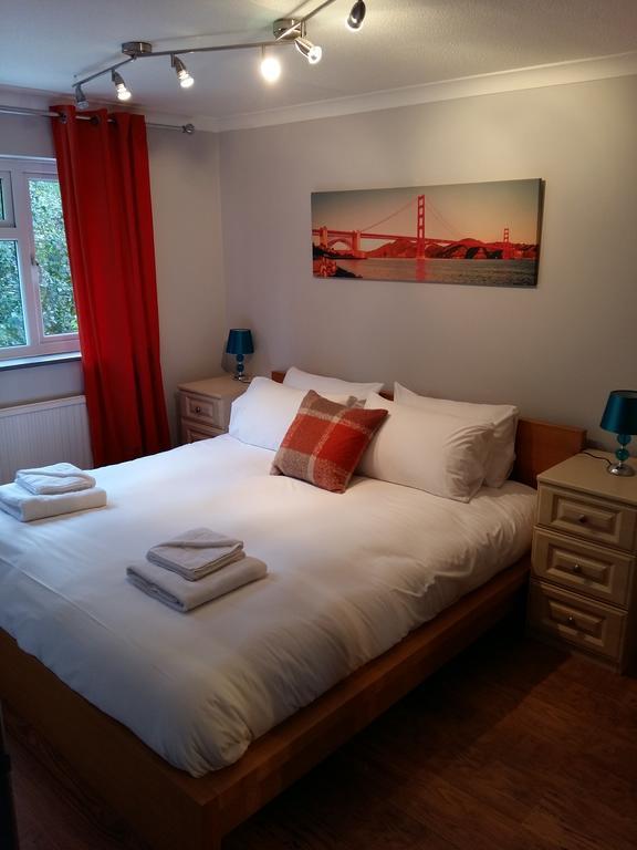 The Marlborough Villa Crawley  Ngoại thất bức ảnh